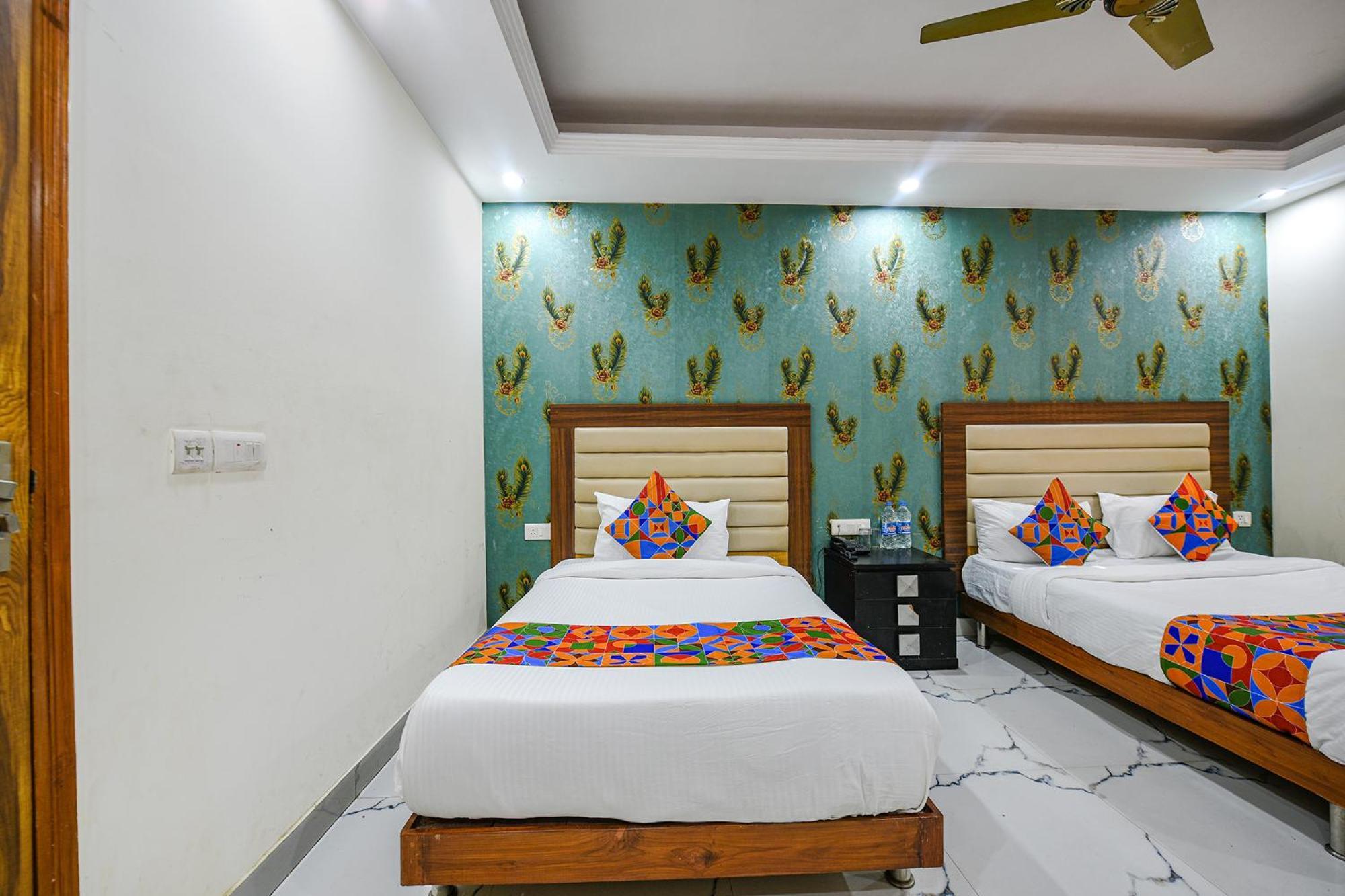 Fabexpress Shanti Stay New Delhi Exterior photo