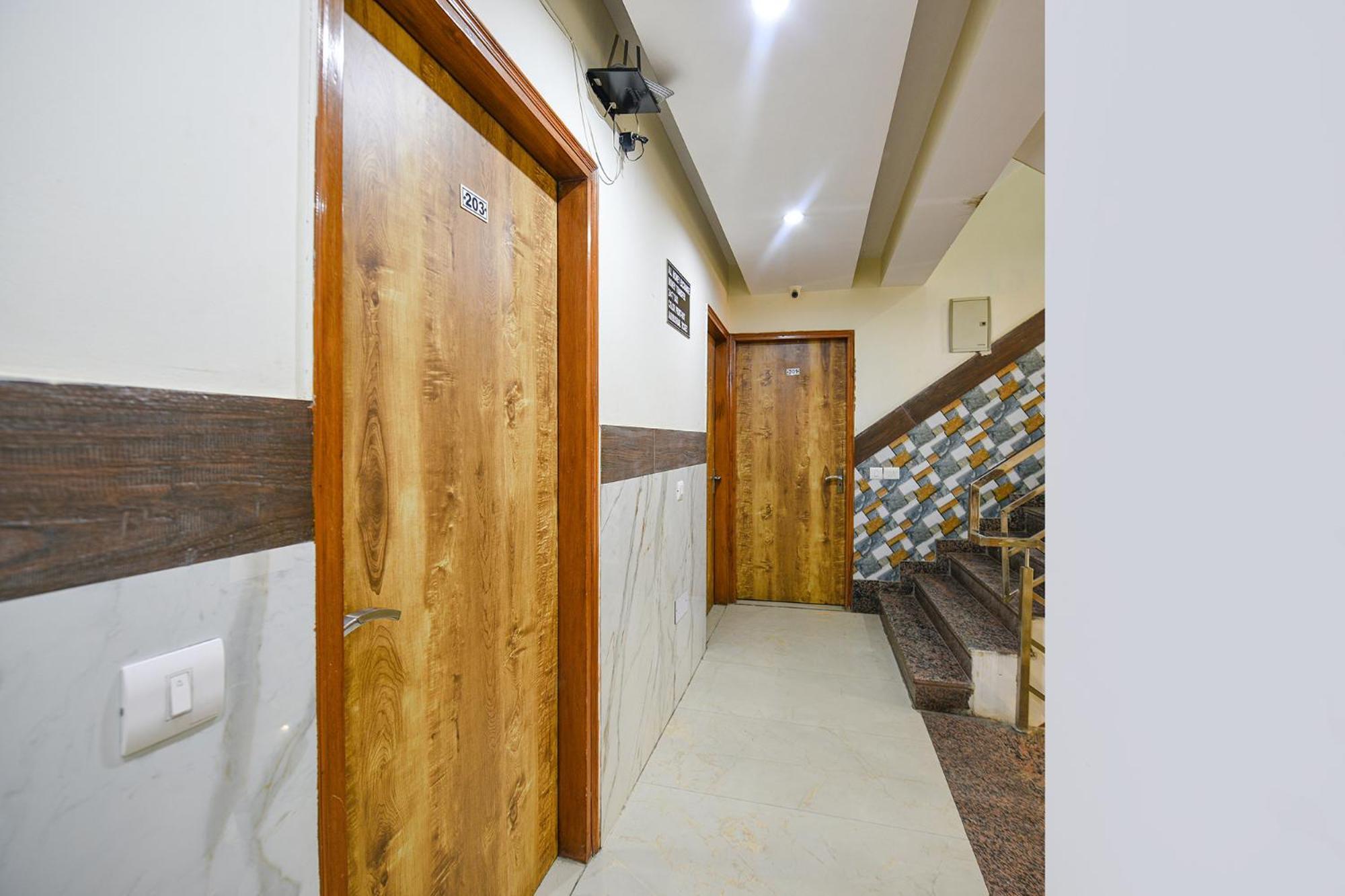 Fabexpress Shanti Stay New Delhi Exterior photo