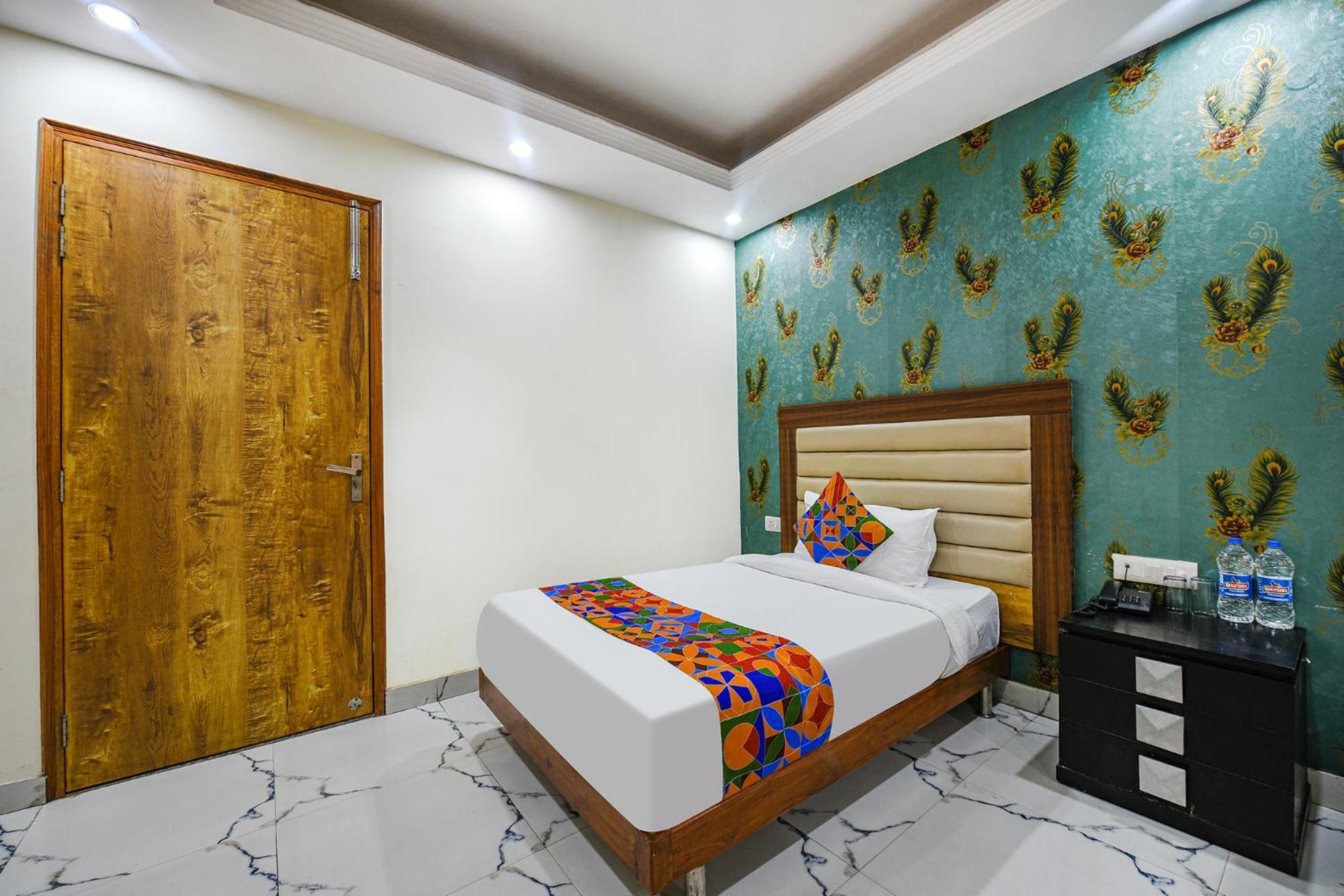 Fabexpress Shanti Stay New Delhi Exterior photo